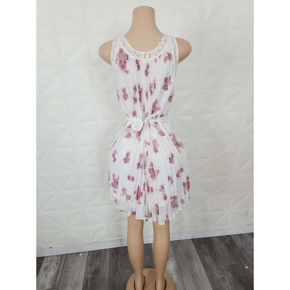Free People  Lace Detailing Pleated Dress Women's Size S/ White Pink Floral. KT - Picture 2 of 9